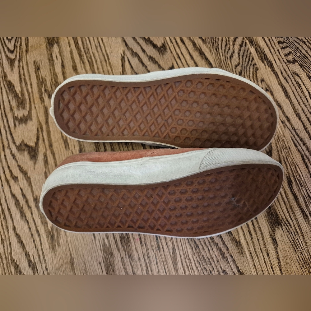 Vans Pig Suede Pink Sneakers with White Laces - Picture 3 of 4